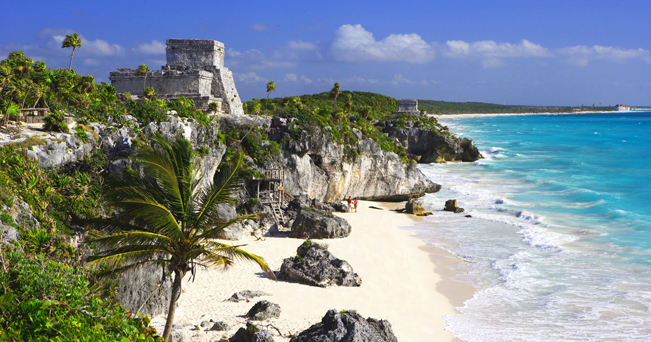 BX42JE Mexico Central America Quintana Roo Maya Riviera Tulum El Castillo Maya culture beach seashore sea