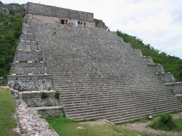 messico___uxmal___la_grande_piramide2